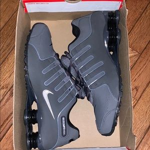Nike shox NZ dark grey mtlc iron ore men’s 9.5